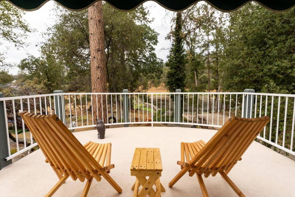 New Yosemite Family Retreat With Pond & Game Room! Корсголд Екстериор снимка